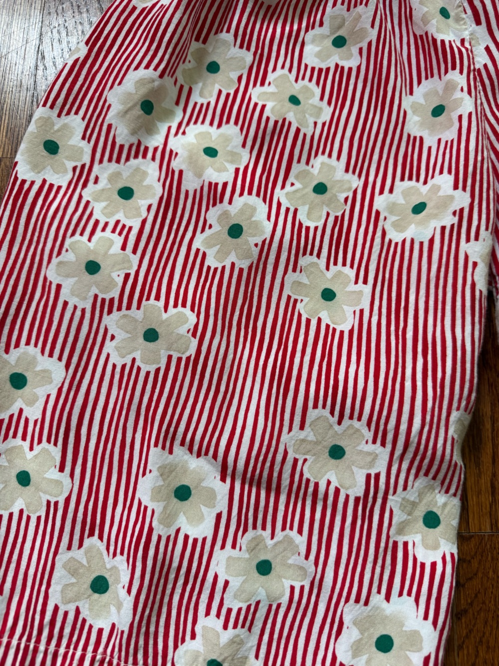 Flowy Floral Cropped Red & White Striped Pants - Picture 3 of 4